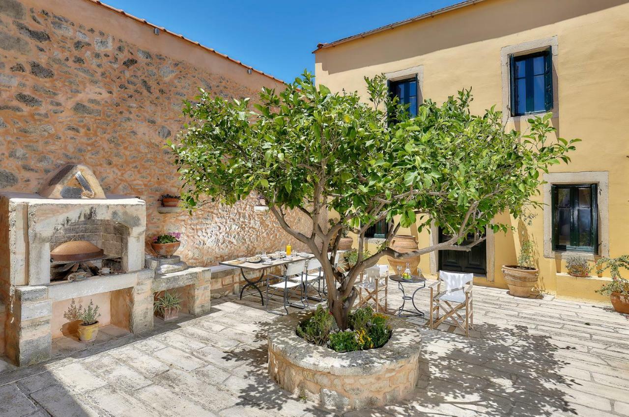 Castello Villa Daphnes - Private Pool & Whirlpool Dhafnes Exteriör bild